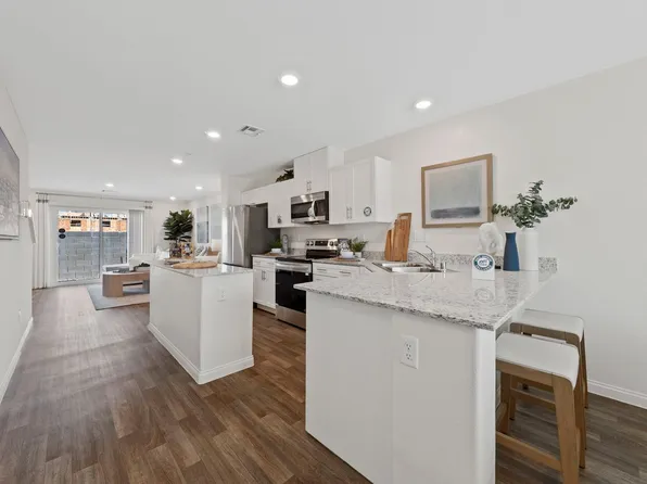 Unit 110 Plan, Solaris at Russell