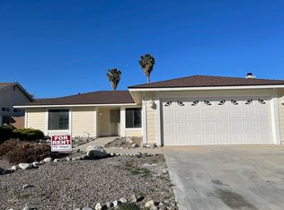 830 Yorkshire Ln, San Jacinto, CA 92583
