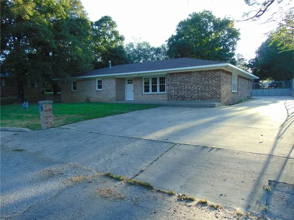 703 Saunders Heights Rd, Berryville, AR 72616