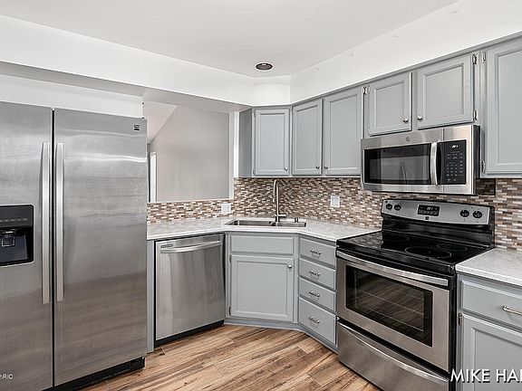 5th image of 1307 Suncrest Dr NE #77
