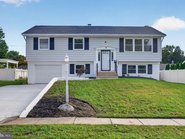 10 Cobblestone Rd, Cherry Hill, NJ 08003