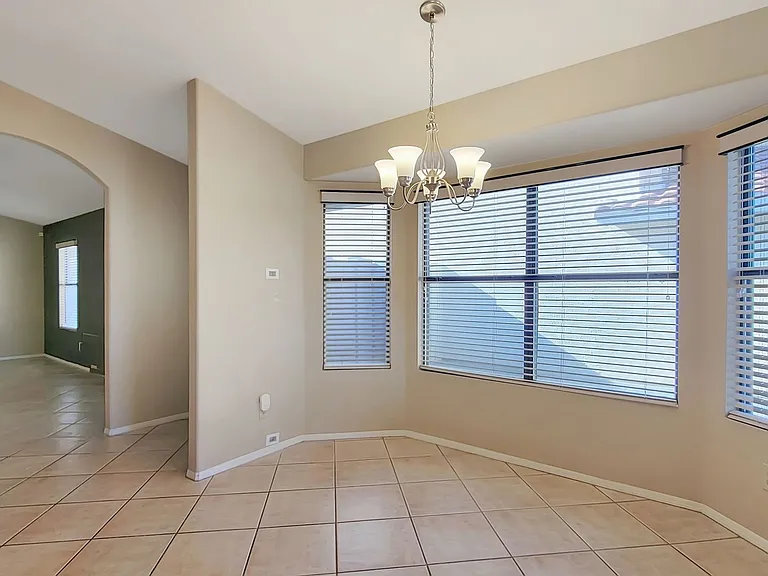 8817 E Dahlia Dr — Photo 4