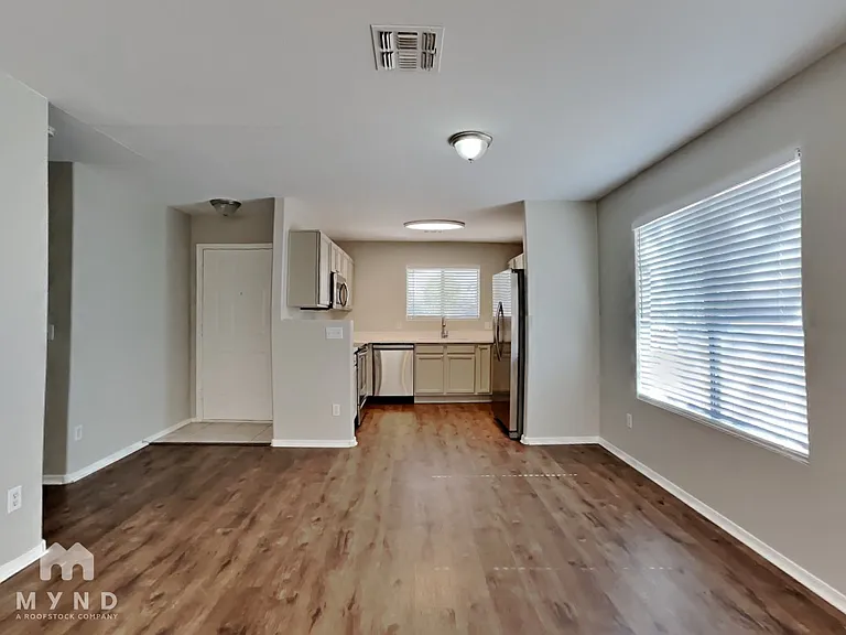 16025 W Lilac St — Photo 5