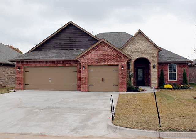 2nd image of 1304 Riverwind Dr