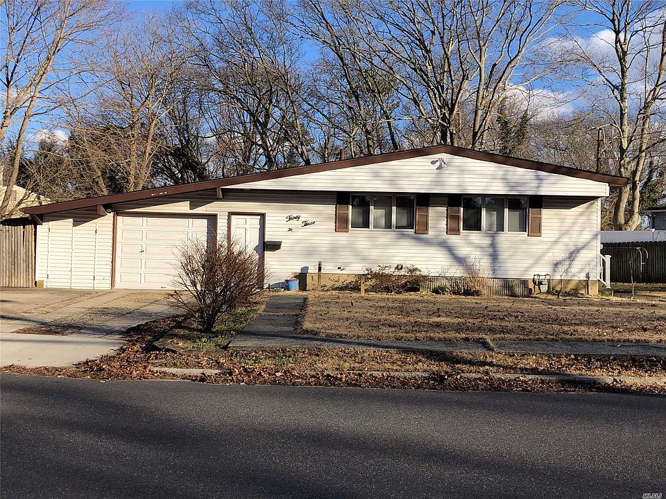 1st image of 33 Crestwood Ln