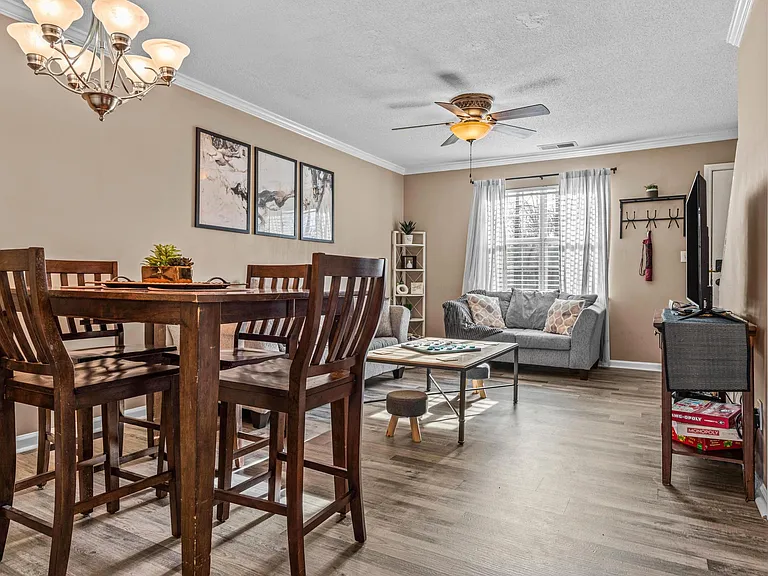 100 Woodstone Dr #18 — Photo 4
