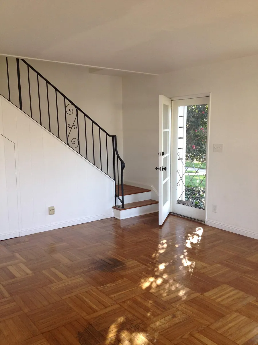 5265 Village Grn, Los Angeles, CA 90016 HotPads