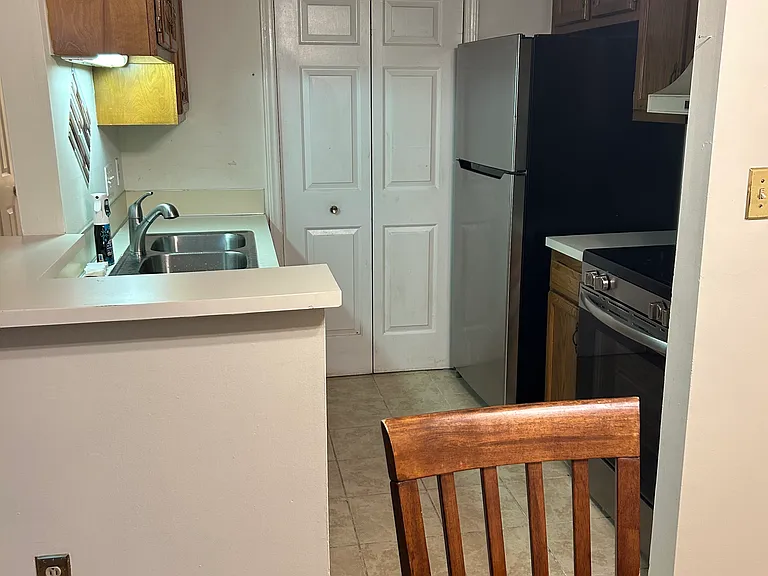 8121 Tremaine Ct #H — Photo 5