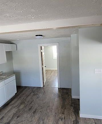 4th image of 329 E Vine St