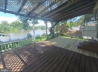 15 Beach Rd, Glen Burnie, MD 21060