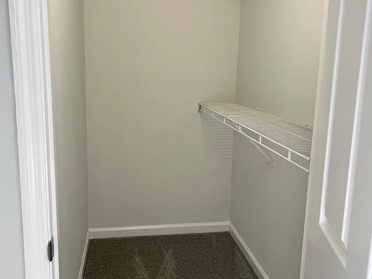 Redwood Park Apartments — Photo 7