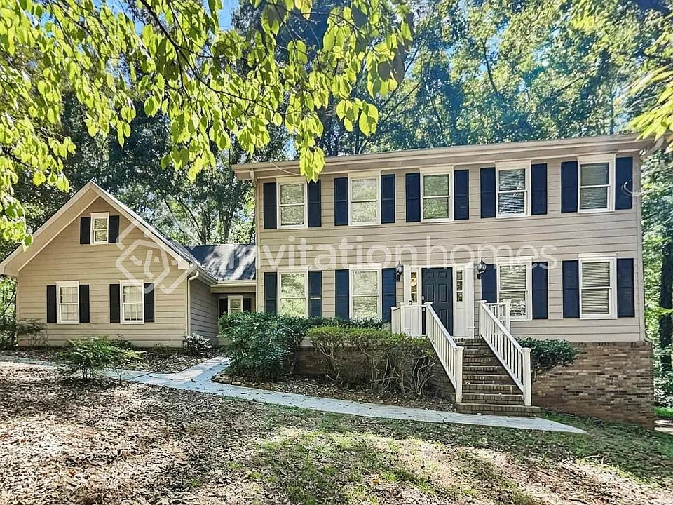 1760 Deer Run Dr SW