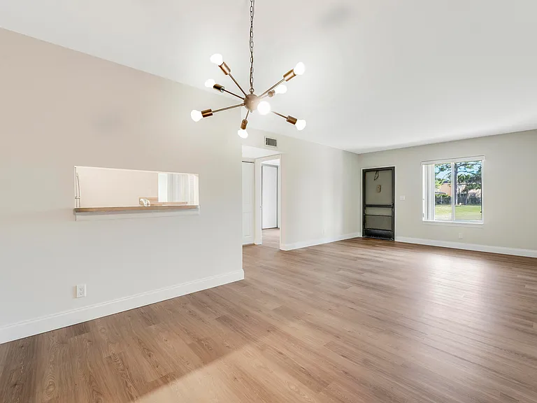 6489 Chasewood Dr #D — Photo 1
