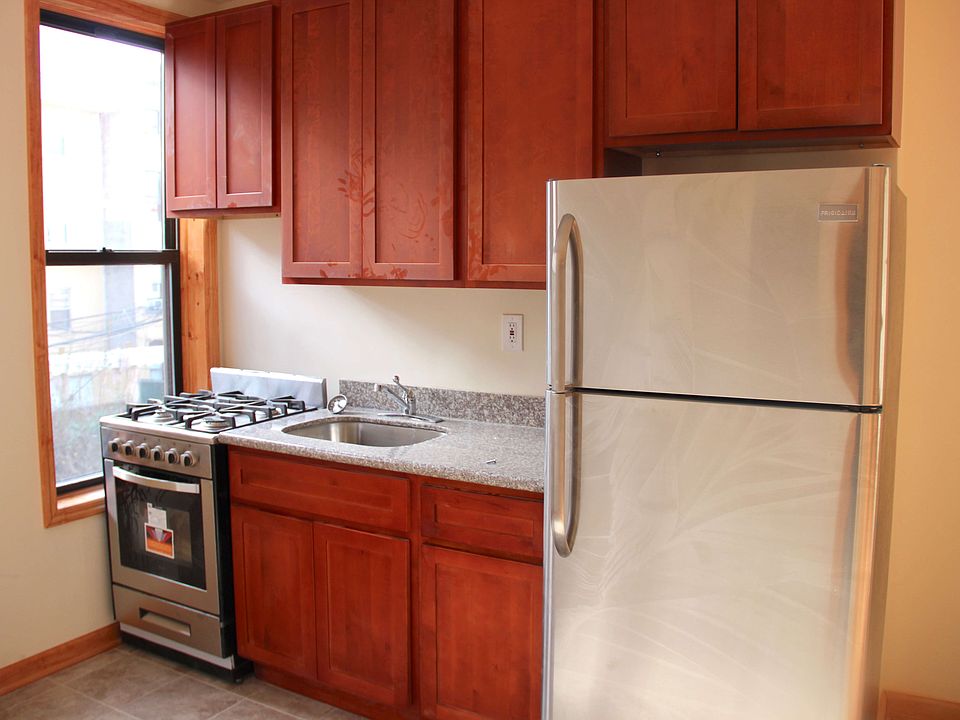 1st image of 154 14th St APT 2R