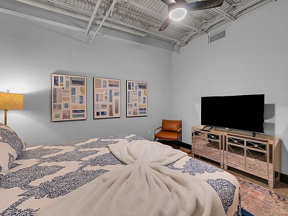 3rd image of 219 S 4th St #505