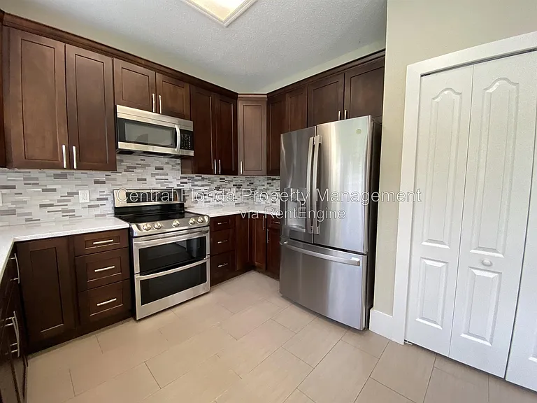 4115 Andover Cay Blvd — Photo 13