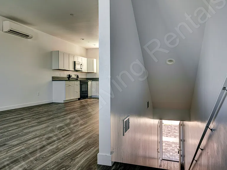 2061 Magnolia Dr — Photo 5