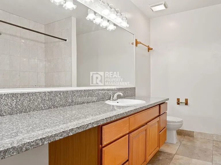 3009 Canyon Crest Dr #A — Photo 16