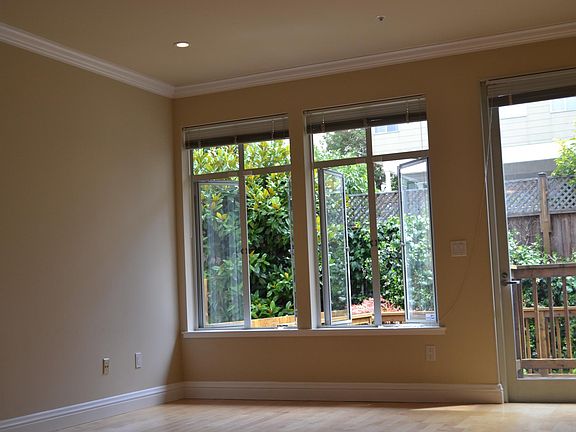 3rd image of 2820 Franklin St APT 2
