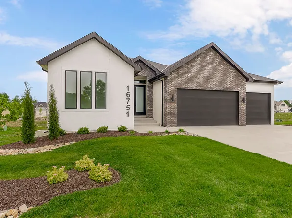 16751 Fellow St, Olathe, KS 66062