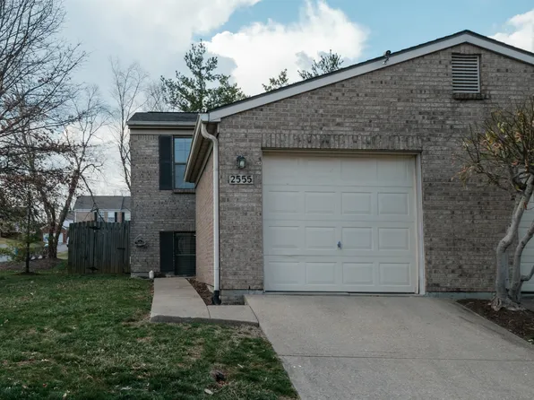2555 Knightsbridge Ln, Lexington, KY 40509