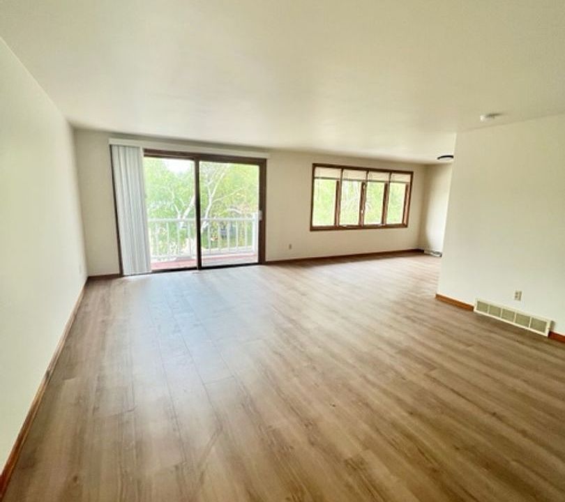 1st image of 3026 Albert Dr