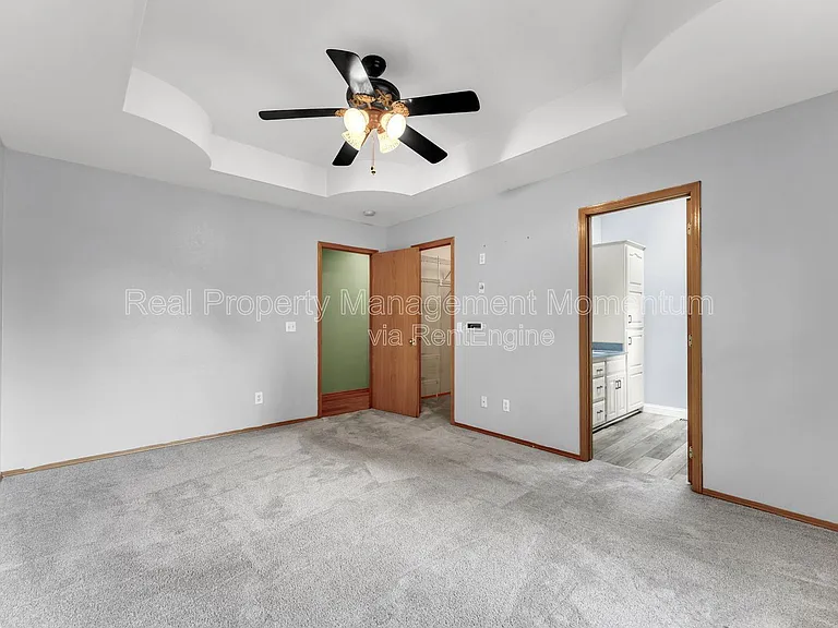 1111 W Poplar — Photo 22