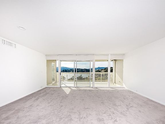 4th image of 18 Janet Way #160