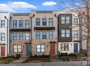 1737 Dunavant St, Charlotte, NC 28203