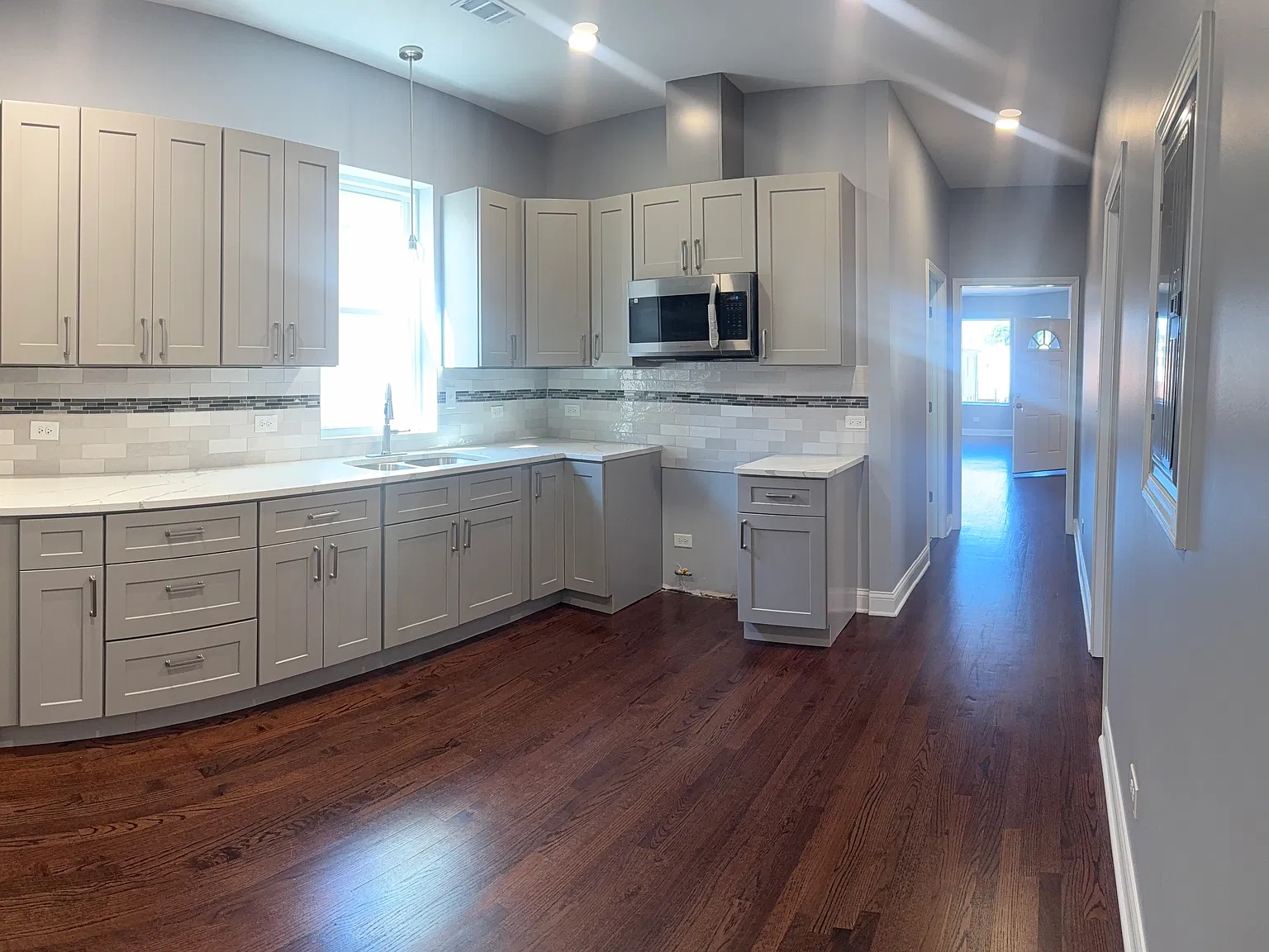 3 bed, $2,000 — Photo 4