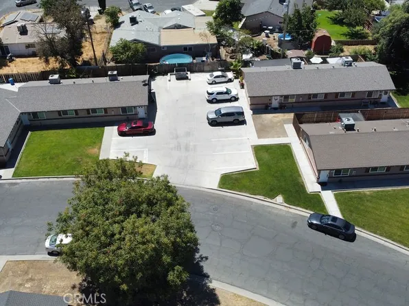 1763 Woodland Dr, Hanford, CA 93230