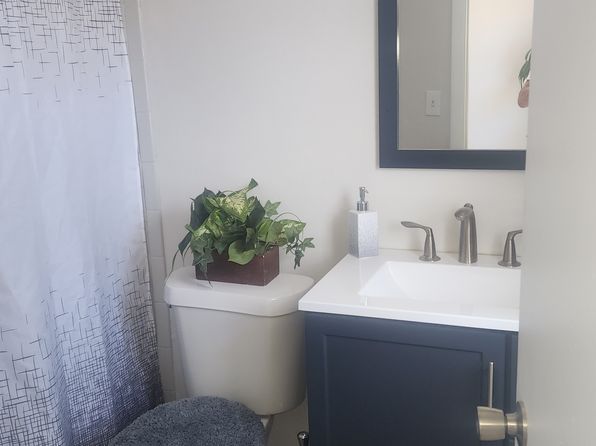 206 Peacock Ln APT E