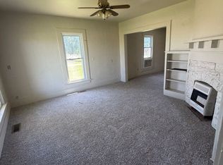 215 N Saint Louis St, Welch, OK 74369