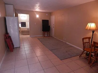 Studio, 1.0 bath, 300 sqft, $950 — Photo 3