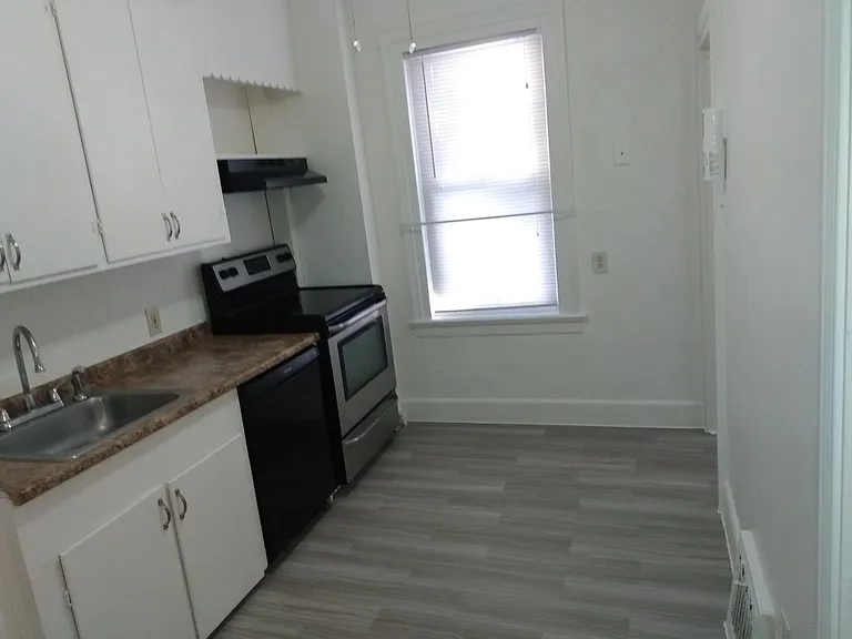 7 Broad St #1 — Photo 16