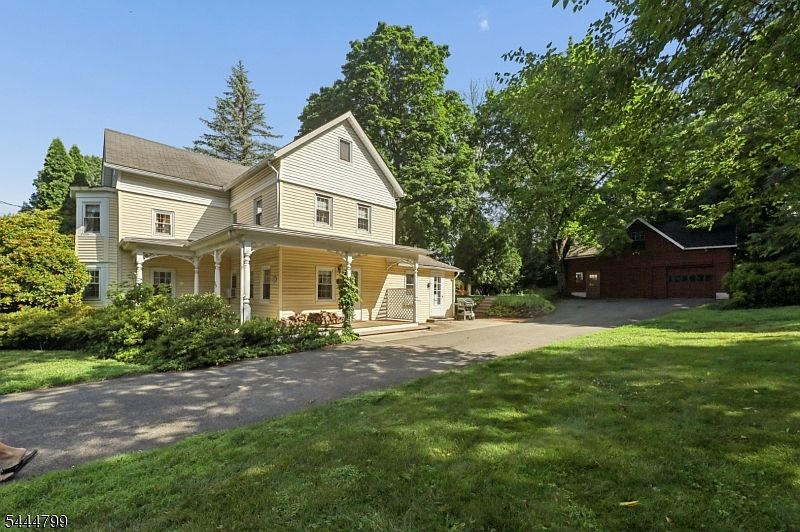 1st image of 105 Harrison Ave