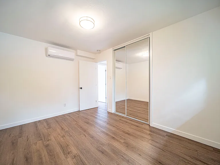 230 E California Blvd #I — Photo 11