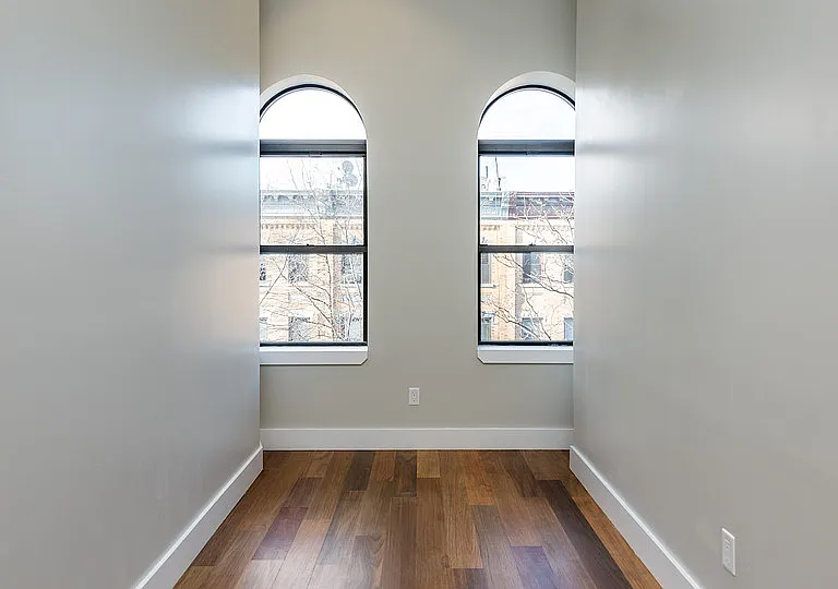 228 Kingsland Ave #3R — Photo 2