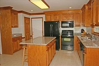 3rd image of 414 Farming Creek Dr