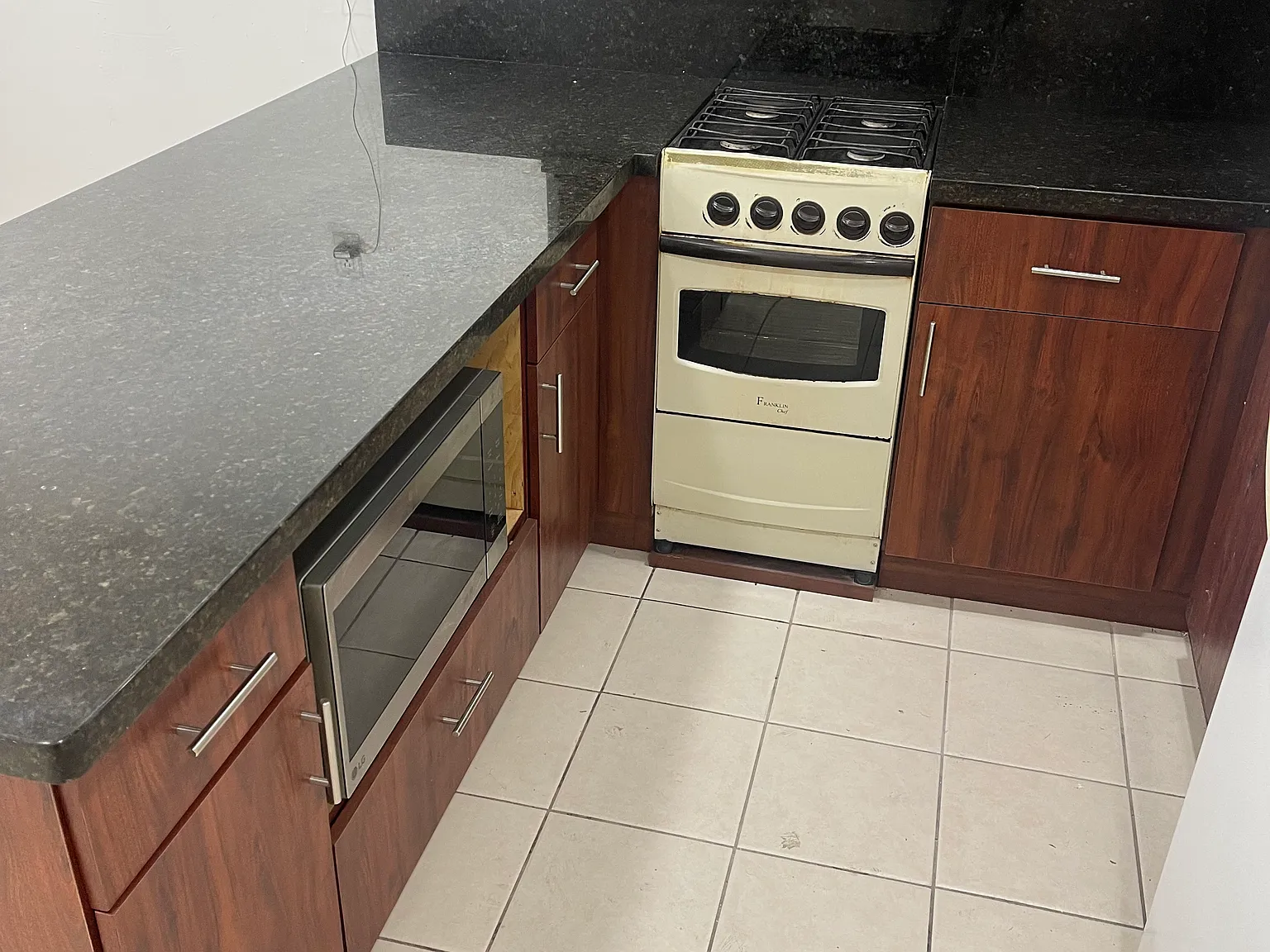 2 bed, 1000 sqft, $2,250 — Photo 4