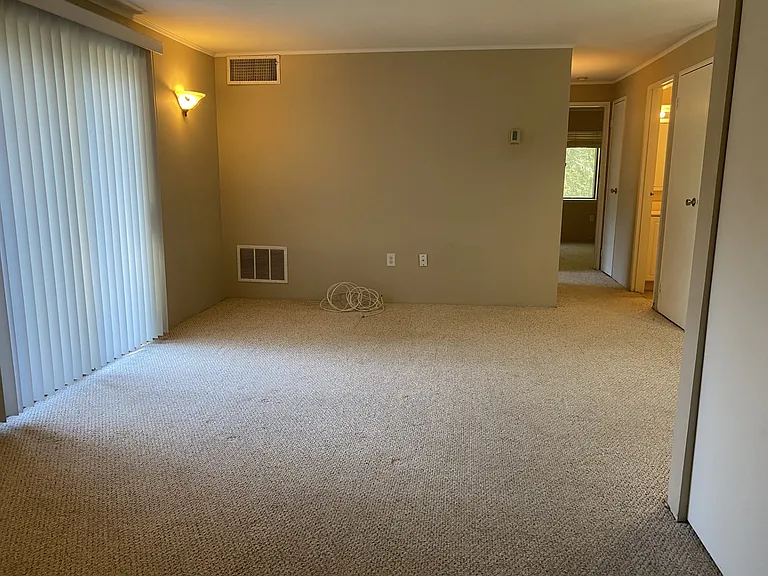 7 Village Rock Ln #5 — Photo 2