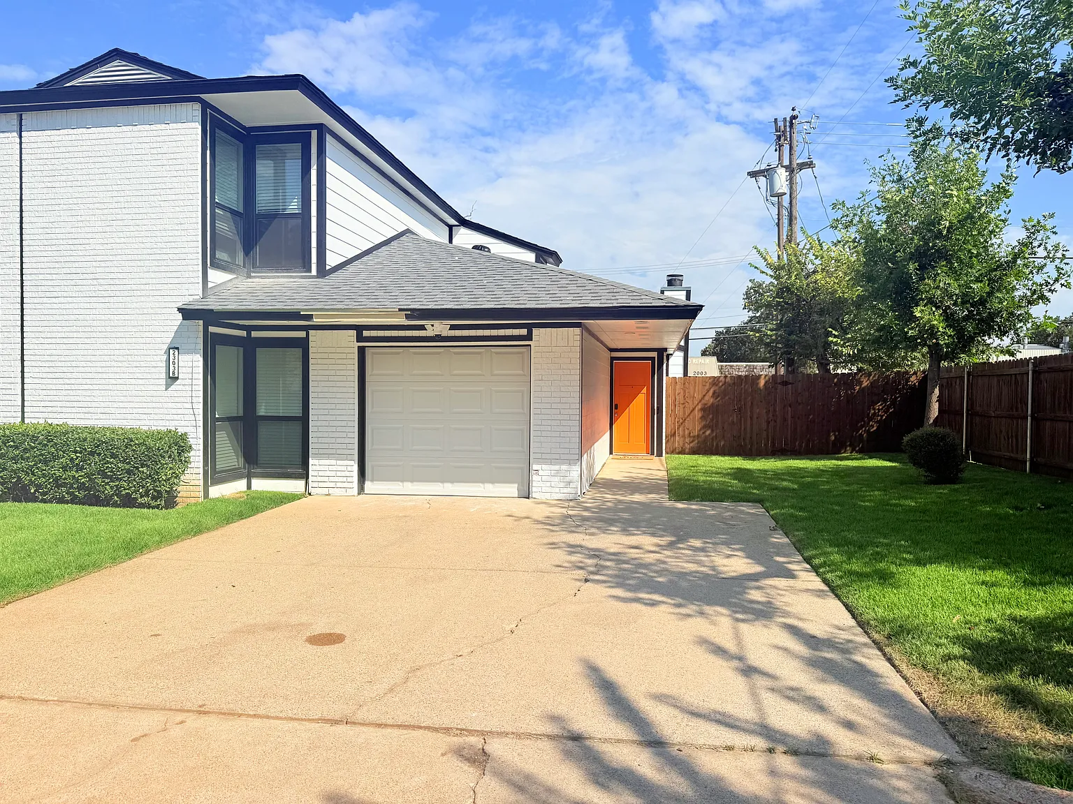 3 bed, 1500 sqft, $4,200 — Photo 2