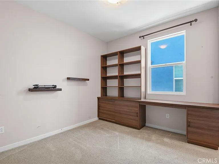 722 Ellis Dr — Photo 6