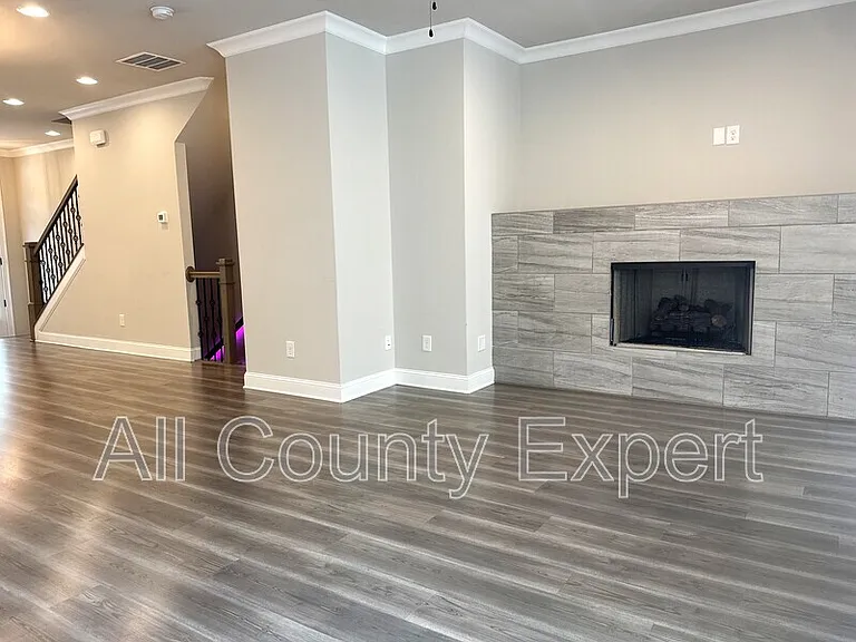 1529 Huntwood Ct — Photo 16