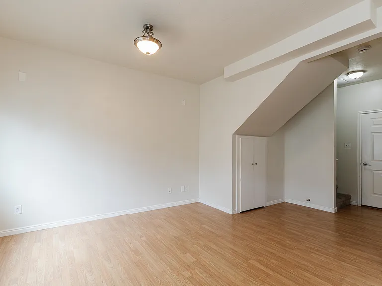 484 W 1490 N #102 — Photo 9