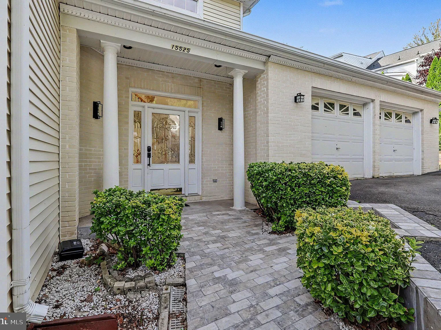 5 bed, 3.5 bath, 4074 sqft, $6,045 — Photo 1