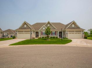 2224 Kayla Dr, Waukesha, WI 53188
