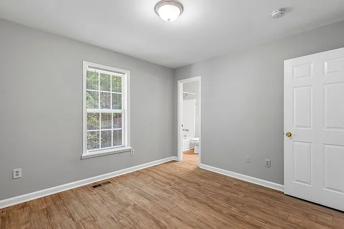 1811 Cody Ave — Photo 17