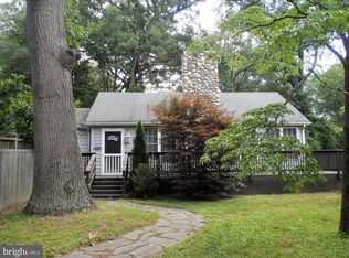 562 Riverside Dr, Pasadena, MD 21122