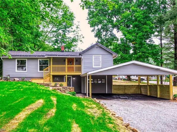 5954 S Main St, New Franklin, OH 44216